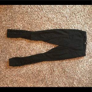 Black leggings pants